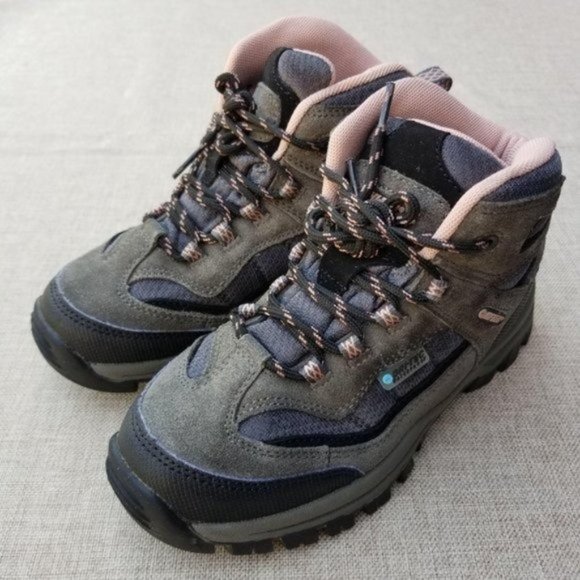 Hi-Tec Outdoor Hiking Kids Boots Size 2 - Picture 2 of 15